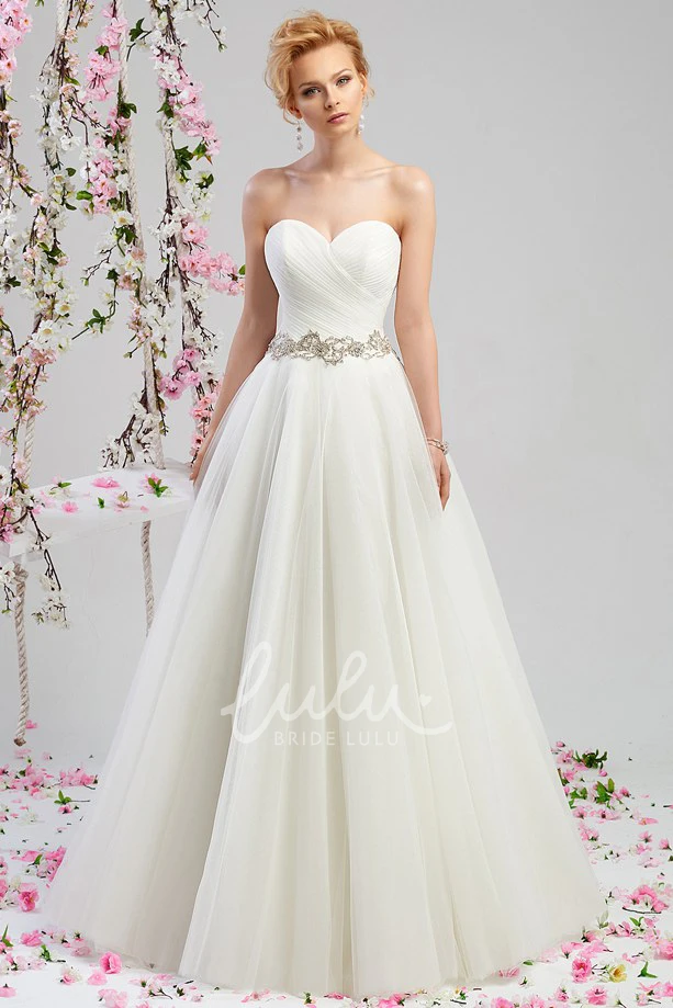 Sleeveless Ball Gown Tulle Wedding Dress with Sweetheart Neckline and Jeweled Waist Stunning Bridal Gown