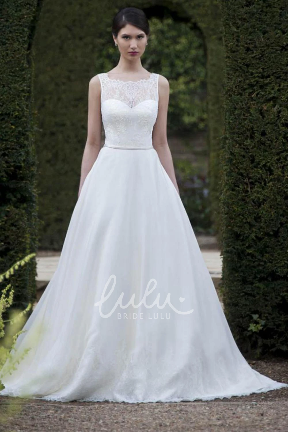 Chiffon A-Line Wedding Dress with Appliques Sleeveless Square-Neck Flowy Wedding Dress
