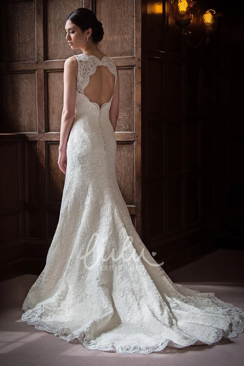 Sleeveless Appliqued Lace Wedding Dress Flowy Sheath Bridal Gown