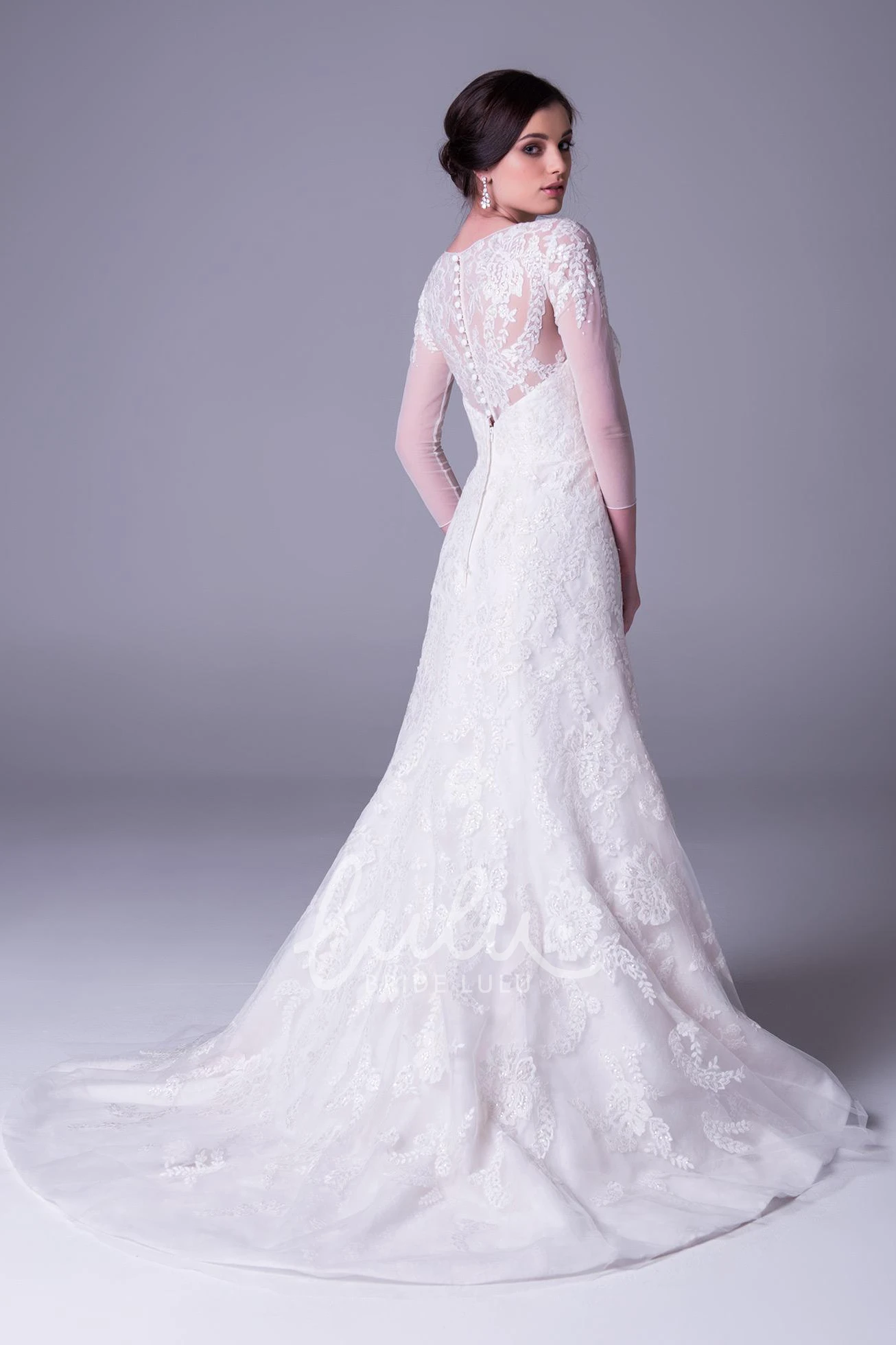 Lace Appliqued Scoop Neck Floor-Length Wedding Dress