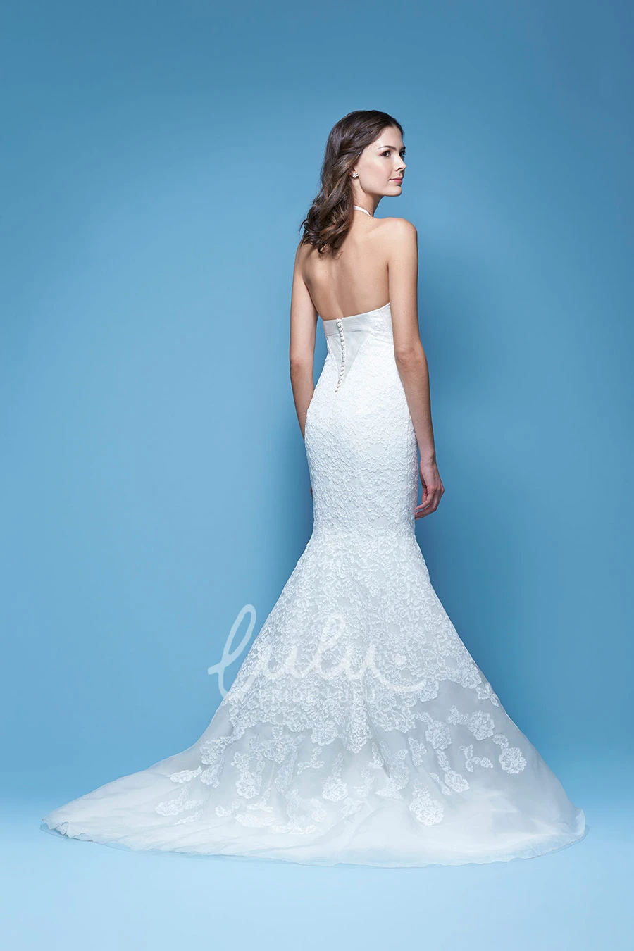 Lace Appliqued Sleeveless Wedding Dress with Scoop Neck Elegant Floor-Length Gown