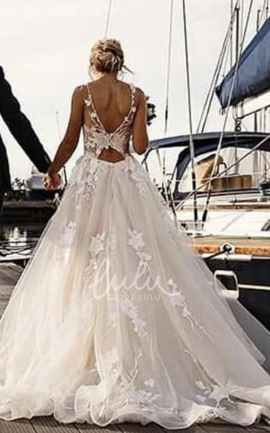 Casual Organza Beach Wedding Dress with Appliques A-Line Open Back