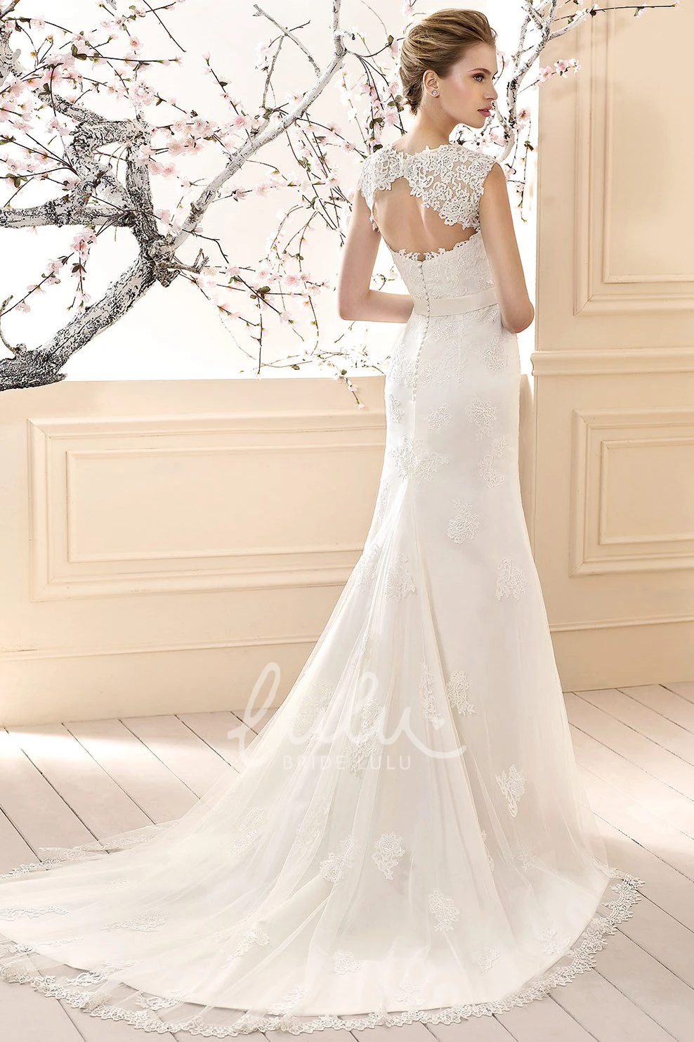 Strapped Sleeveless Lace Sheath Wedding Dress