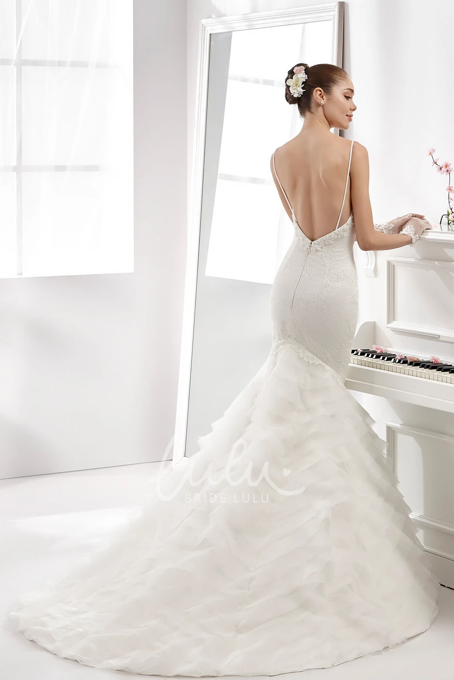 Sheath Mermaid Wedding Dress with Spaghetti Straps and Tiers Train