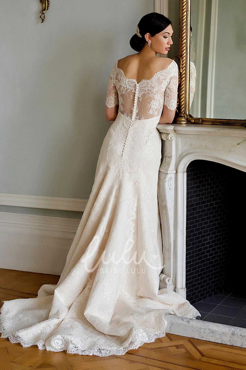 Scoop-Neck Sheath Lace Wedding Dress Illusion Casual Bridal Gown