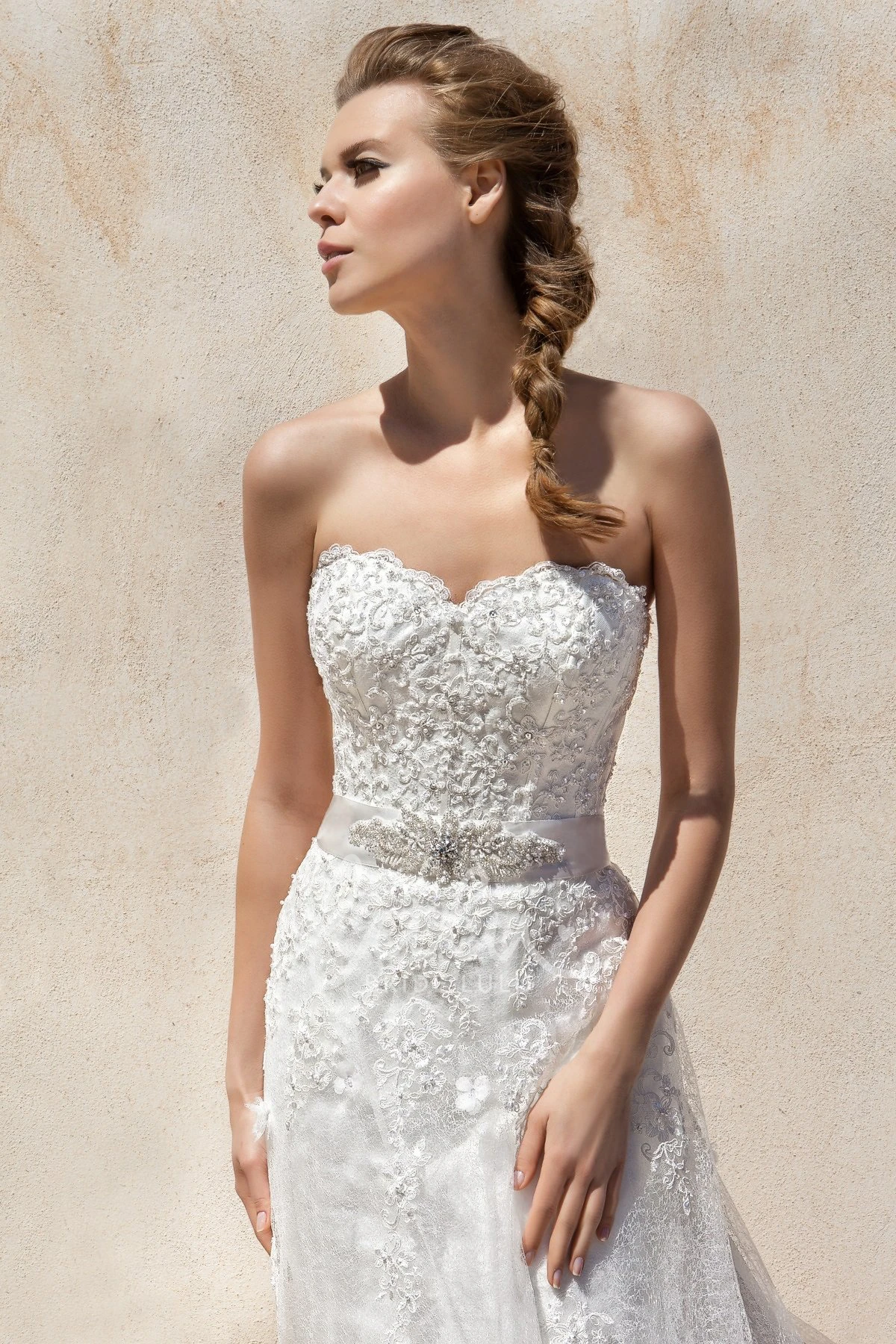Sweetheart Appliqued Tulle&Lace Sheath Wedding Dress Sleeveless Floor-Length Waist Jewellery Bow