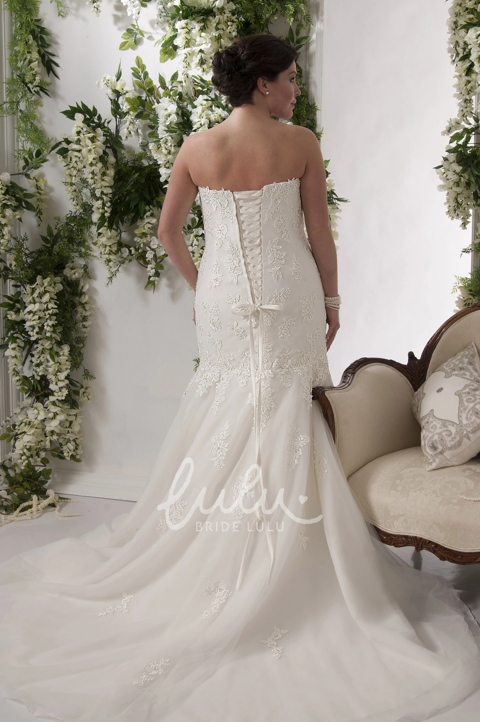 Plus Size Mermaid Sweetheart Lace Wedding Dress with Lace Up Unique Bridal Gown