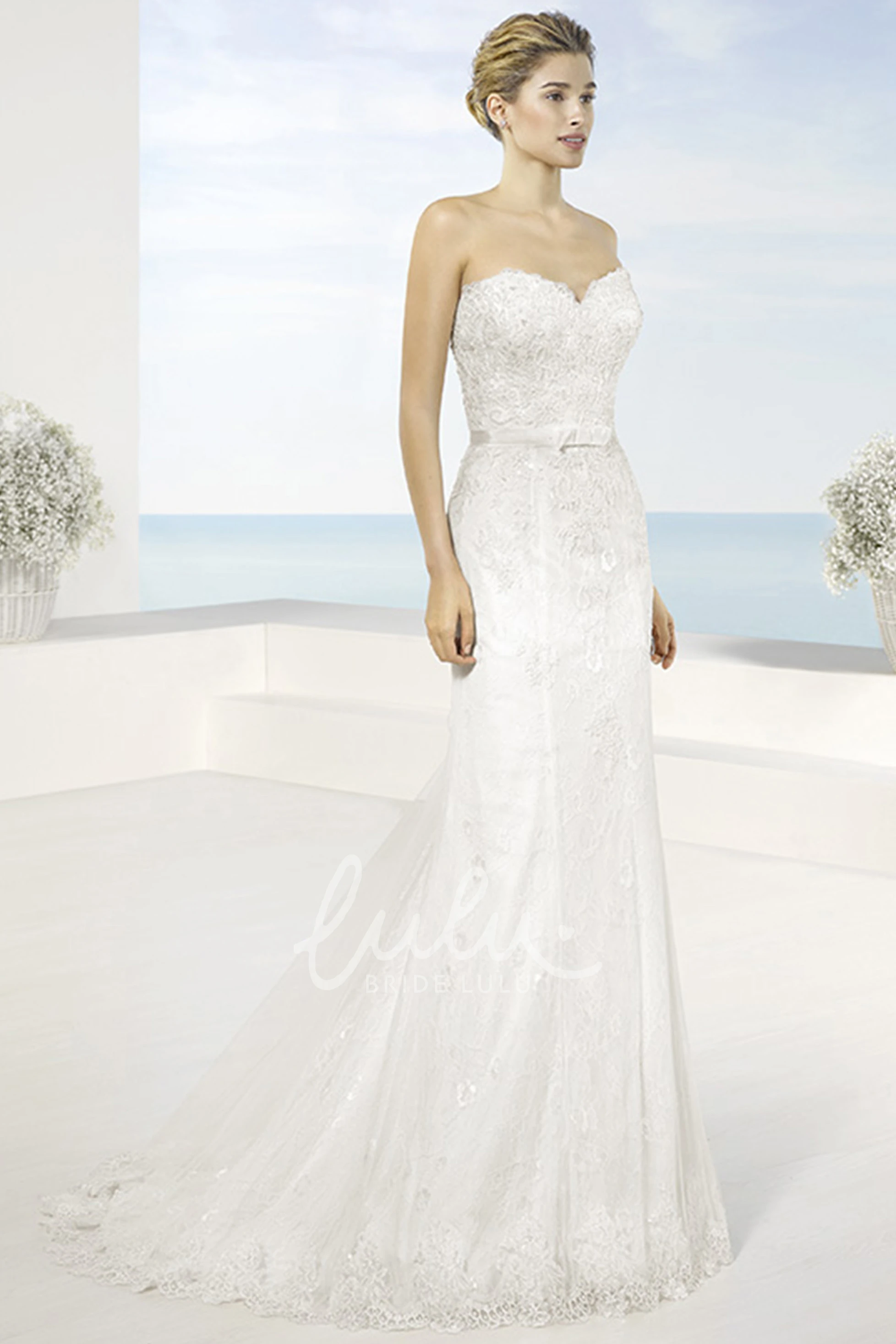 Sweetheart Lace Sheath Wedding Dress