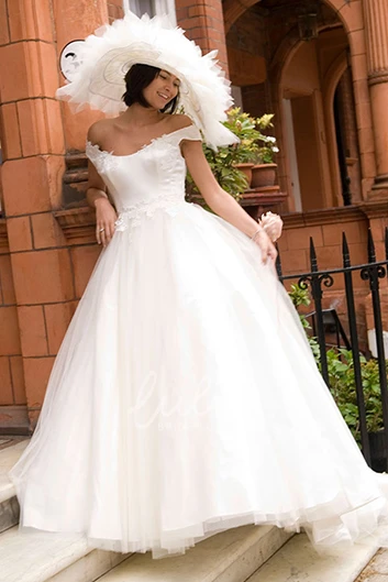 Off-The-Shoulder Tulle Wedding Dress with Appliques Ball Gown Style