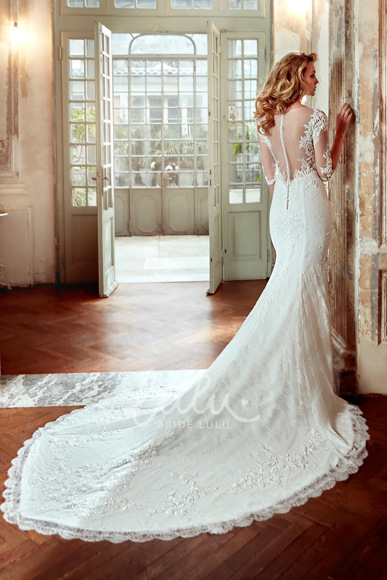 Illusive Appliqued Sheath Lace Wedding Dress with Court Train Elegant Bridal Gown