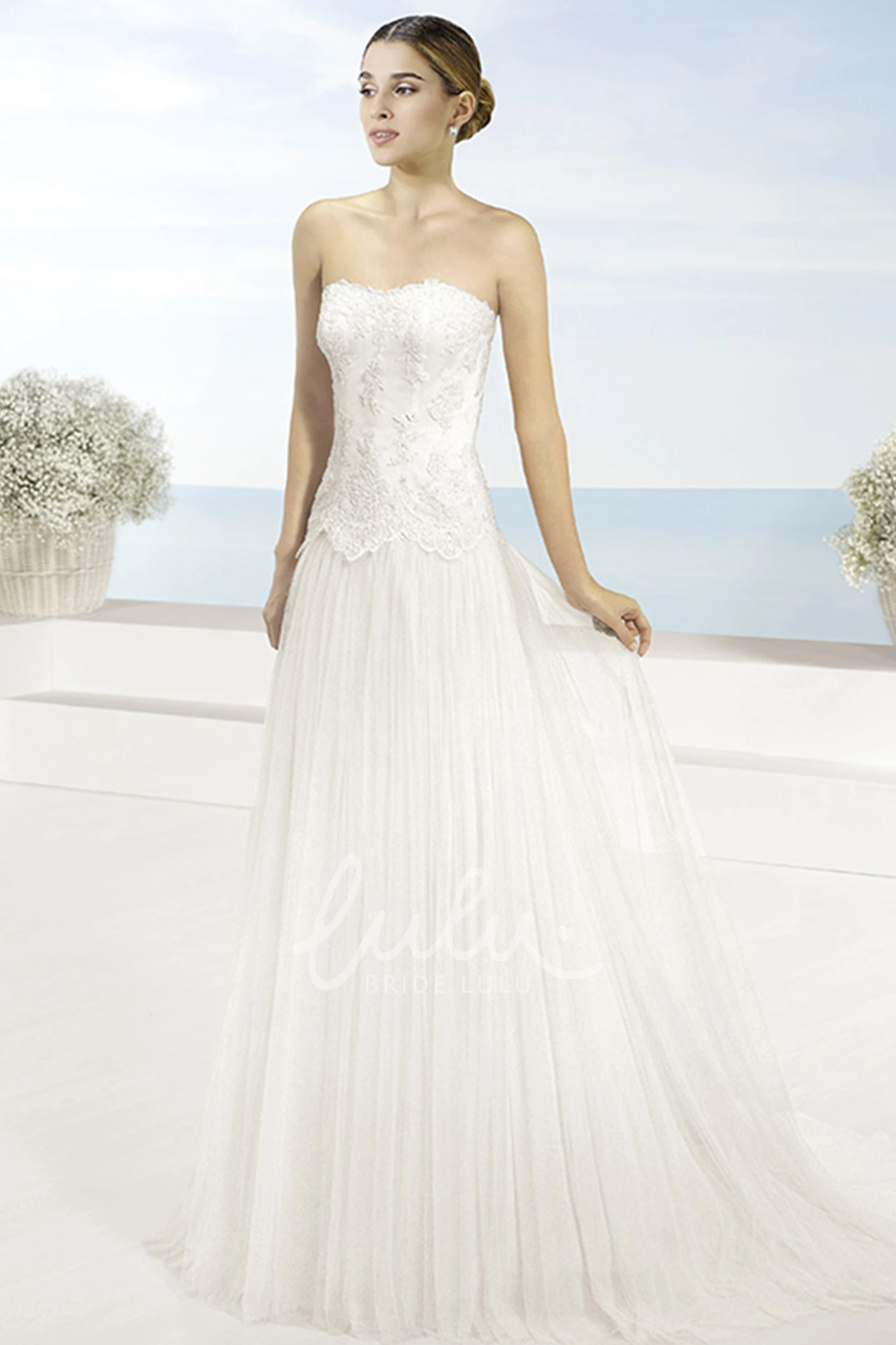 Appliqued A-Line Tulle Wedding Dress with Cape Strapless & Elegant