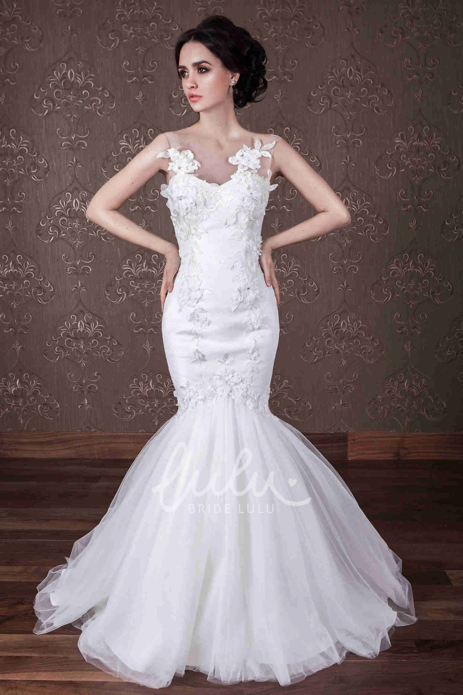 Sleeveless Tulle and Satin Mermaid Wedding Dress with Scoop Neck
