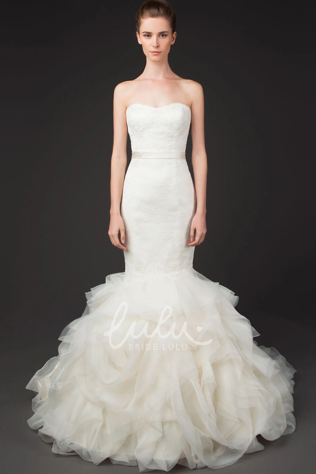Lace and Tulle Sweetheart Trumpet Wedding Dress with Ruffles and Zipper