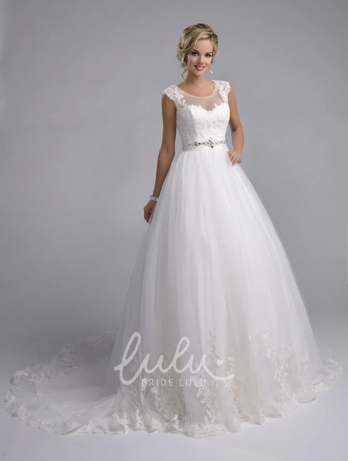 Cap Sleeve Tulle A-Line Wedding Dress with Keyhole Back Vintage Bridal Dress