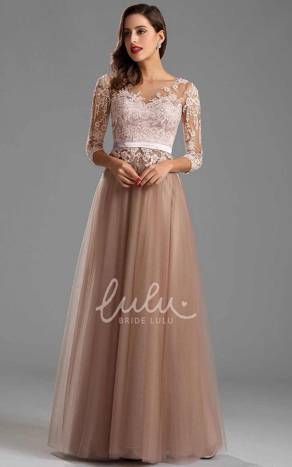 Empire Tulle Appliques Floor-Length Formal Dress with Bateau Neckline