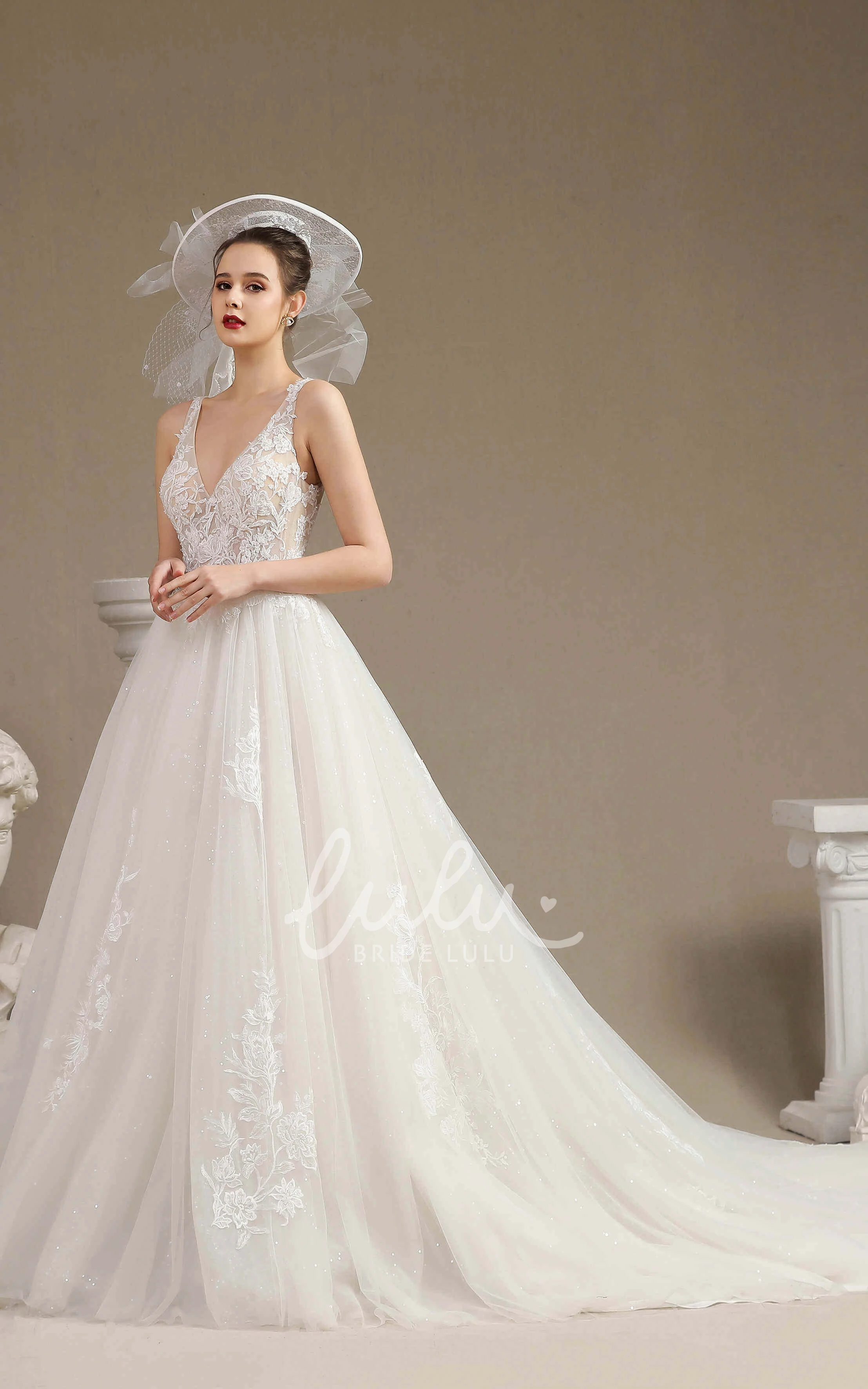 Sleeveless Lace Appliqued Ballgown Plunging V-neck Wedding Dress Flowy Women's Bridal Gown