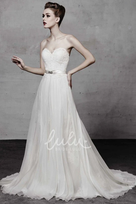 Chiffon Maxi Wedding Dress with Sweetheart Neckline and Appliques