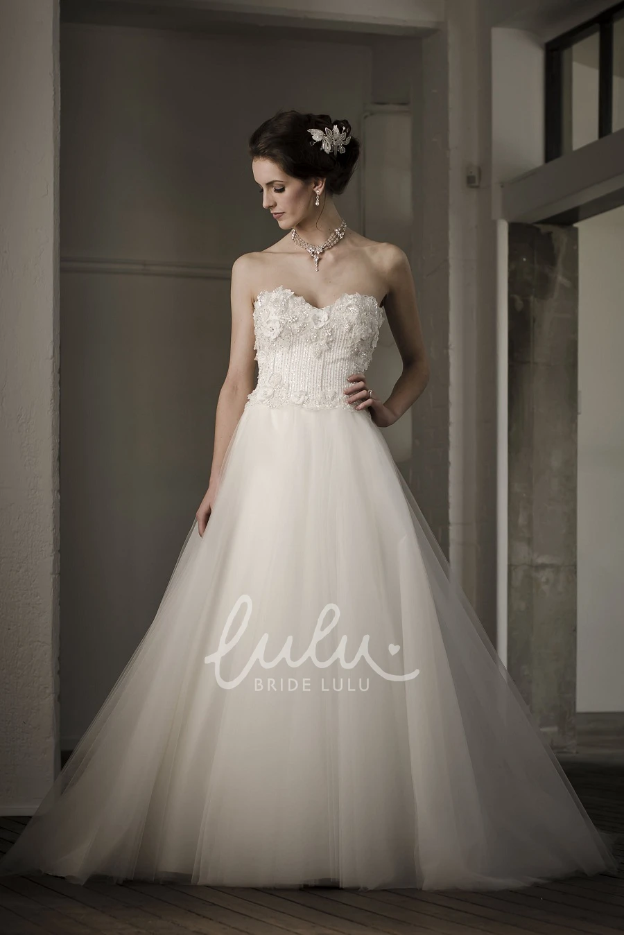 Floral Tulle Ball-Gown Wedding Dress with Backless Style Unique Bridal Gown