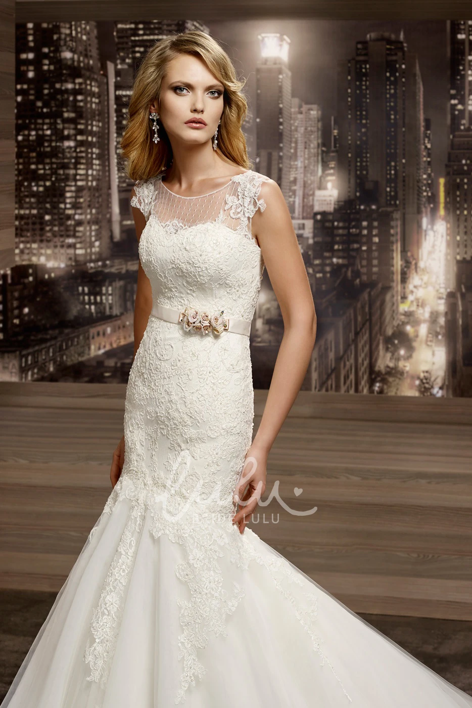 Jewel Neck Mermaid Lace Wedding Dress with Illusive Cap Sleeves Modern Bridal Gown