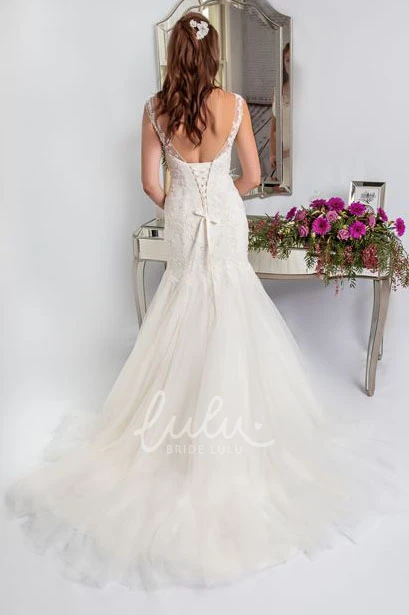 Lace&Tulle Trumpet Wedding Dress with Court Train and Corset Back Sleeveless Floor-Length Bateau
