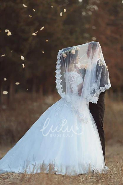 Lace Tulle Button Zipper Ball Gown Wedding Dress