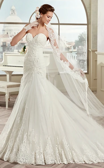 Lace Sheath Wedding Gown with Appliques Sweetheart Lack-up Back Modern