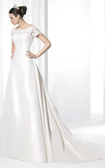 Lace Satin Short-Sleeve Wedding Dress with Bateau-Neck Elegant Bridal Gown