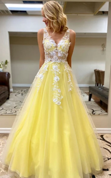 Tulle V-neck Sleeveless A Line Formal Dress with Appliques Classy Prom Dress