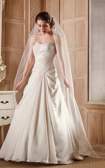 Long Appliqued Jersey Wedding Dress with Court Train Strapless Simple Bridal Gown Elegant