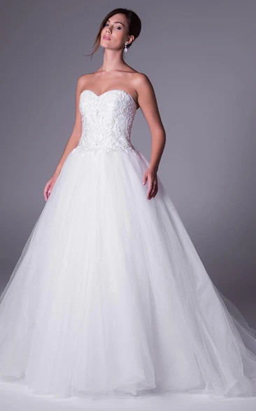 Sweetheart Tulle Wedding Dress with Appliques Ball Gown Floor-Length