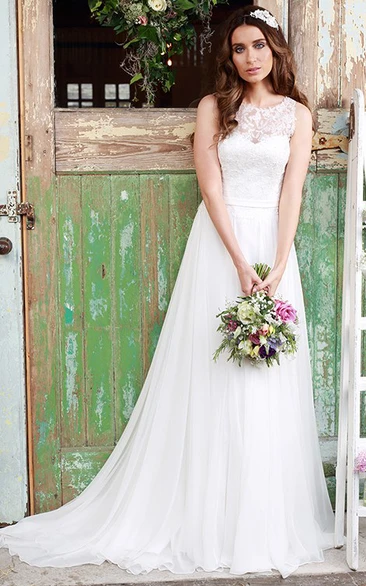 Illusion Sleeveless Tulle Wedding Dress with Scoop-Neck Beautiful Bridal Gown