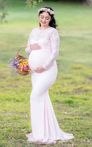 Elegant Maternity Bridesmaid Dress with Sweep Train and Empire Waist