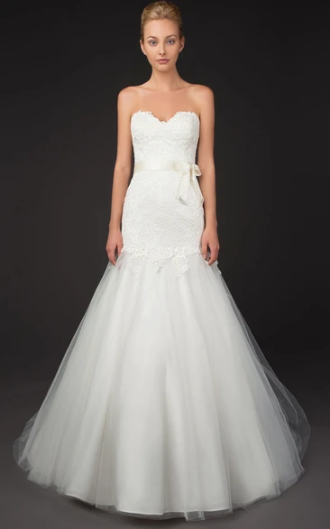 Sweetheart Appliqued Lace&Tulle Wedding Dress A-Line Floor-Length Bow V-Back Bridal Gown