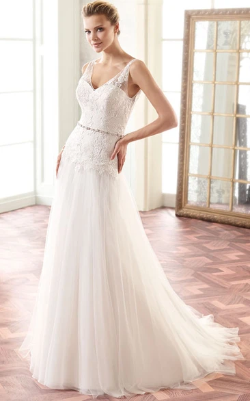 Sleeveless V-Neck Wedding Dress with Lace Appliques and Pleats A-Line Floor-Length