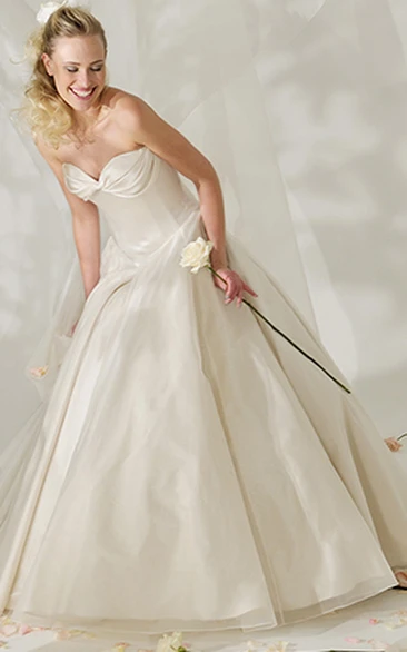 Sweetheart Satin Ball Gown Wedding Dress