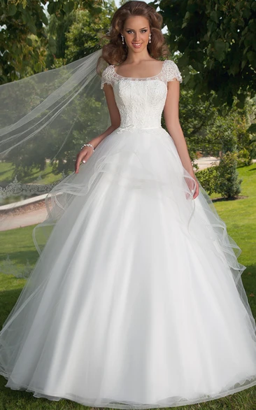 Cap-Sleeve Tulle Ball Gown Wedding Dress with Appliques and Illusion Romantic Bridal Gown