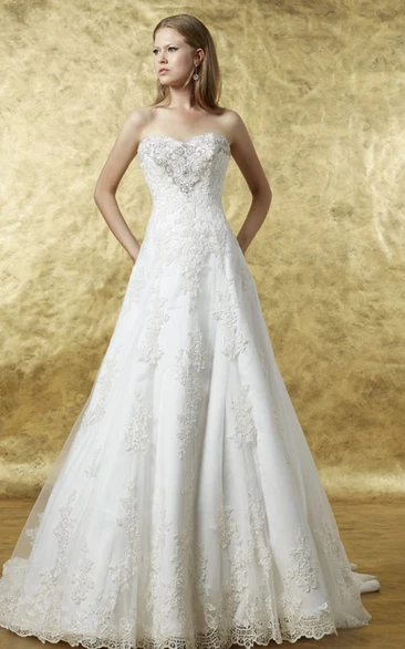 Sweetheart A-Line Lace Wedding Dress with Appliques and Beading