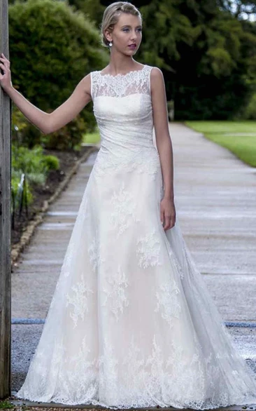 Bateau-Neck A-Line Lace Wedding Dress with Sleeveless Design