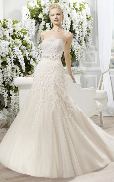 A-Line Lace&Tulle Wedding Dress Strapless Jeweled Floor-Length