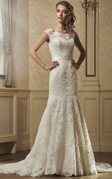 Sleeveless Lace Sheath Wedding Dress with Bow and Court Train