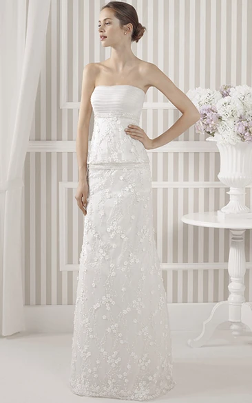 Strapless Ruched Sheath Wedding Dress with Flower and Floor-Length Classic Bridal Gown