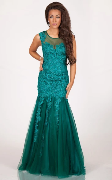 A-Line Sleeveless Tulle Prom Dress with Appliques and Scoop-Neck Elegant Formal Dress