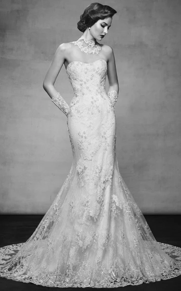 Lace Appliqued Sweetheart Wedding Dress with Sweep Train Elegant Bridal Gown