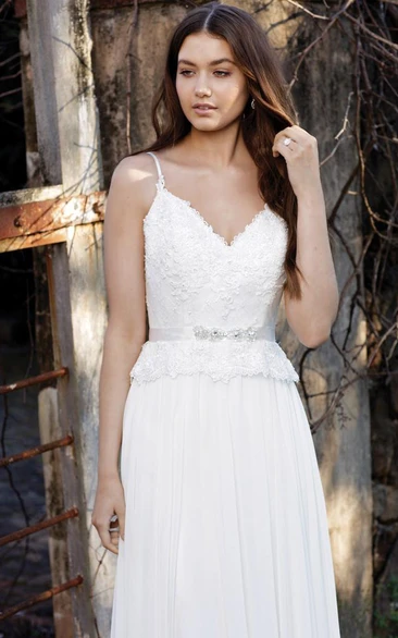 Chiffon Spaghetti Wedding Dress Floor-Length Jeweled Bridal Gown with Appliques and Deep-V Back