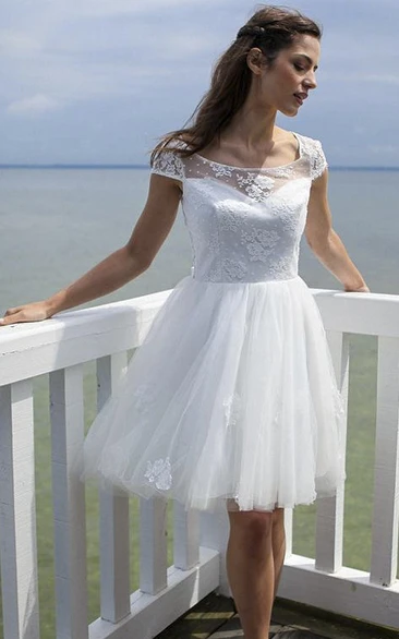 Knee-length Tulle Dress with Keyhole Cute Lace Illusion Bridesmaid Dress