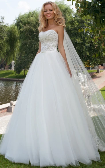 Tulle A-Line Strapless Wedding Dress Classic Bridal Gown