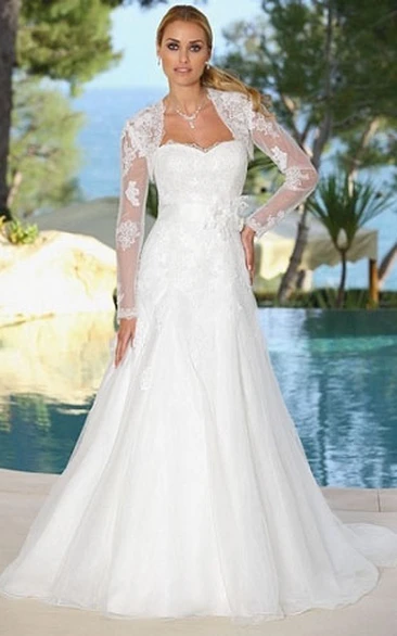 Sweetheart Appliqued Tulle Wedding Dress with Court Train A-Line Long-Sleeve