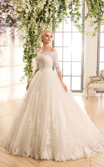 Off-Shoulder Lace Tulle A-Line Wedding Dress with Appliques