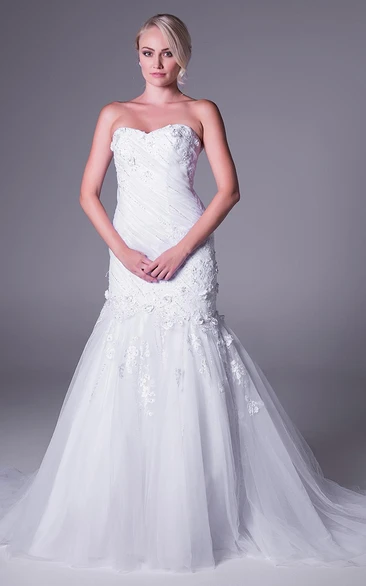 Sweetheart Mermaid Tulle Wedding Dress with Appliques and Ruching