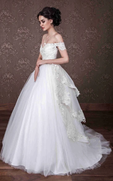 Off-The-Shoulder Tulle&Lace Ball Gown Wedding Dress with Tiered Skirt Romantic Bridal Gown